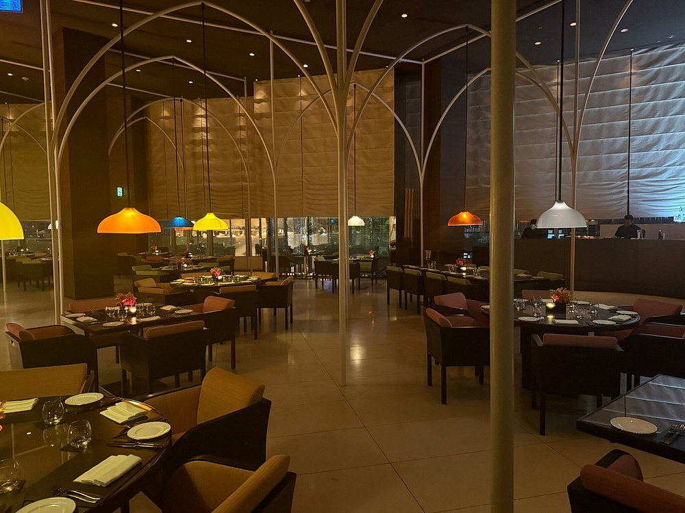 ARMANI HOTEL - AMAL - Burj Khalifa