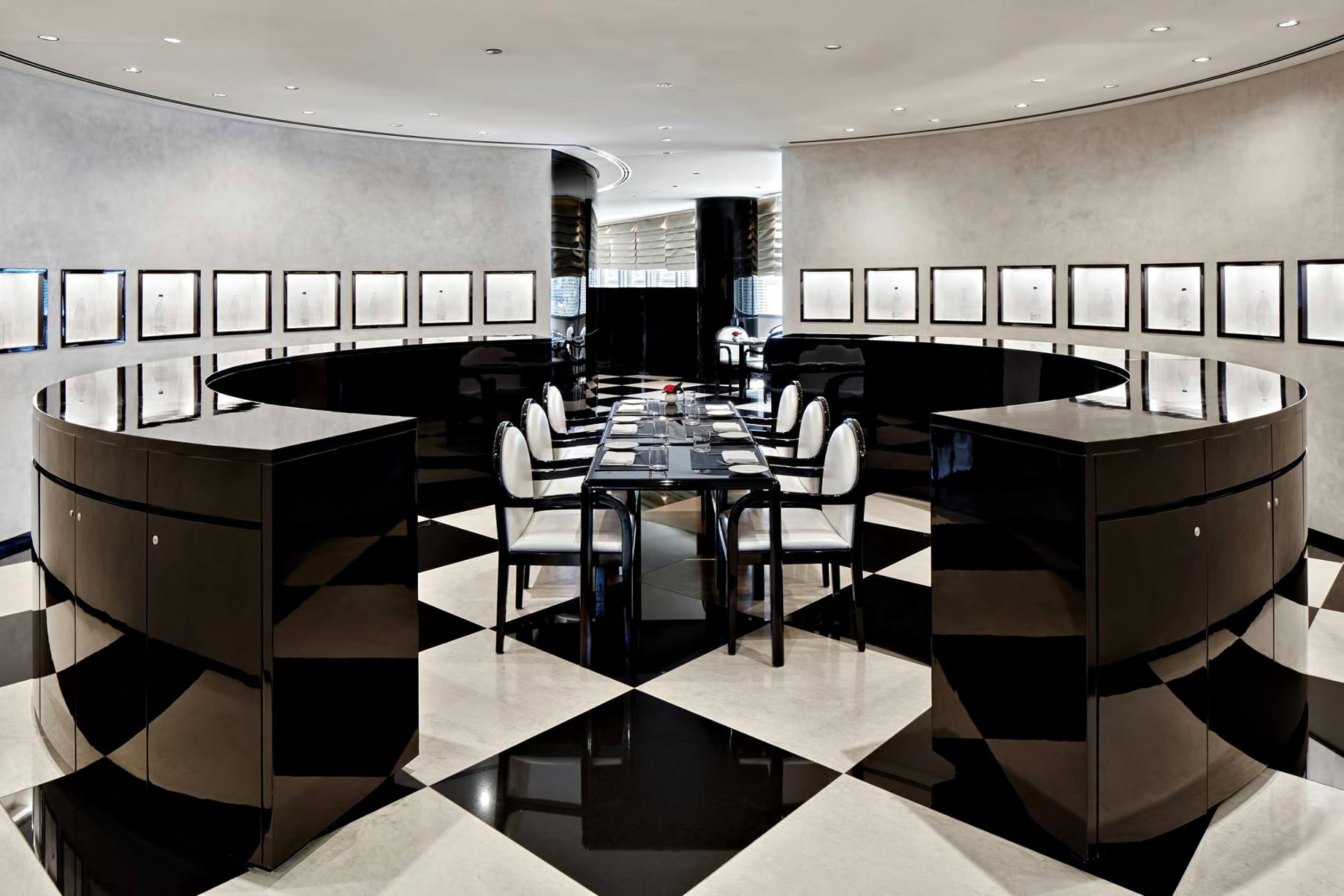ARMANI HOTEL - DELI - Burj Khalifa